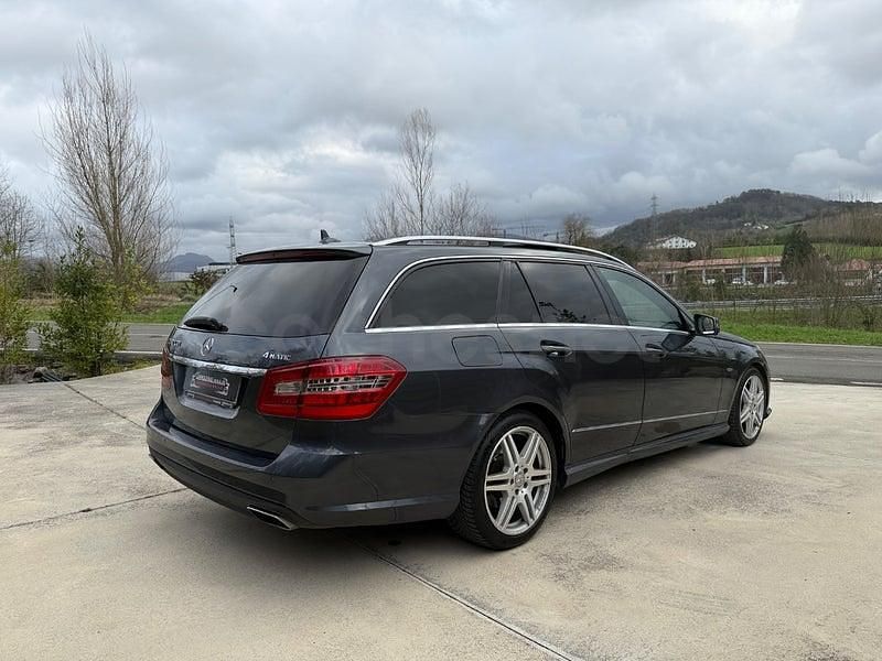 Usado Mercedes E350 265 CV (194 kW) 2011 Gris / plata Familiar