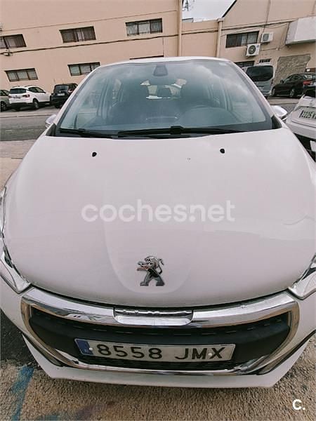 Usado Peugeot 208 Allure 110 CV (80 kW) 2016 Blanco Utilitario