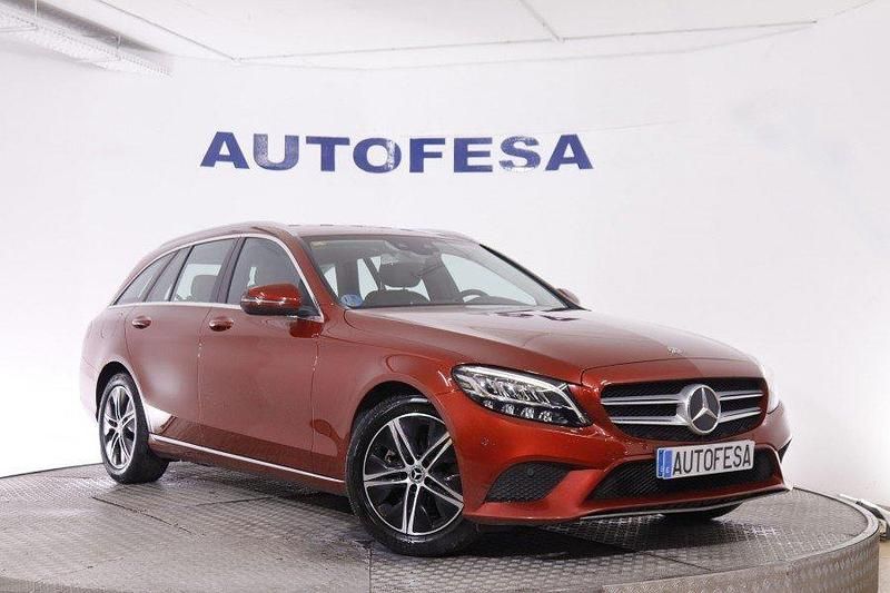 Usado Mercedes C200 Avantgarde 184 CV (135 kW) 2020 Rojo Familiar