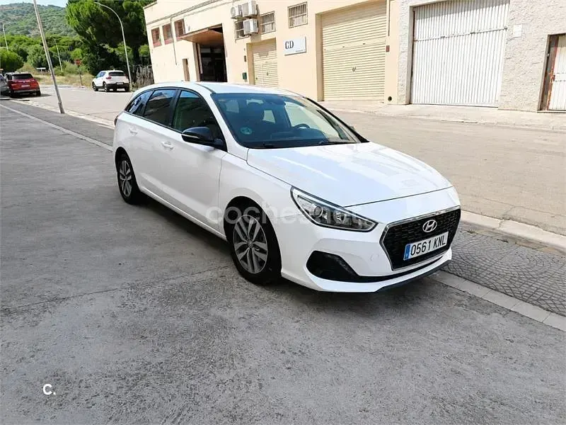 Usado Hyundai i30 GO! 120 CV (88 kW) 2018 Blanco Familiar