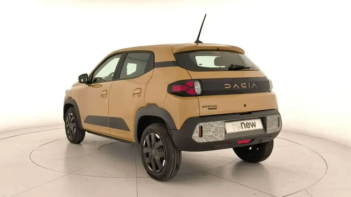 Usado Dacia Spring Extreme 47 kW (65 CV) 2025 Marrón Utilitario