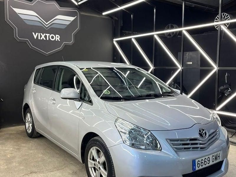 Usado Toyota Verso Active 126 CV (92 kW) 2009 Beige Monovolumen