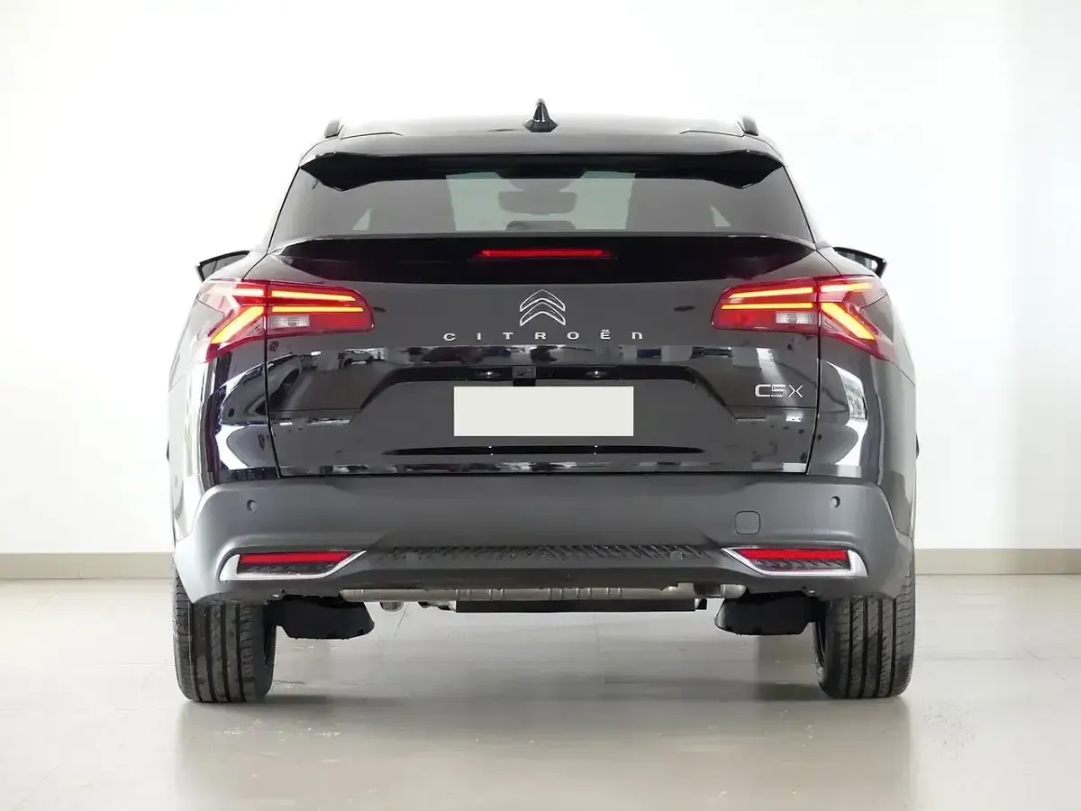 Usado Citroën C5 X Shine 225 CV (165 kW) 2022 Negro Familiar