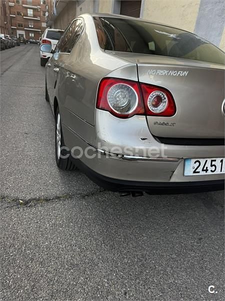 Usado VW Passat Trendline 140 HP (102 kW) 2007 Bege Sedan