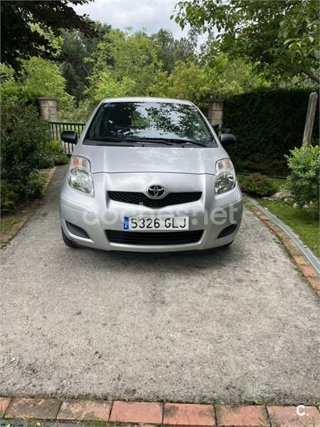 Gris / plata Usado 2009 Toyota Yaris Live Berlina | 6500 € (Precio justo) - Imagen 1/3