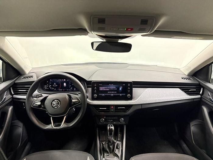 Usado Skoda Scala Selection 115 CV (84 kW) 2025 Gris / plata Utilitario