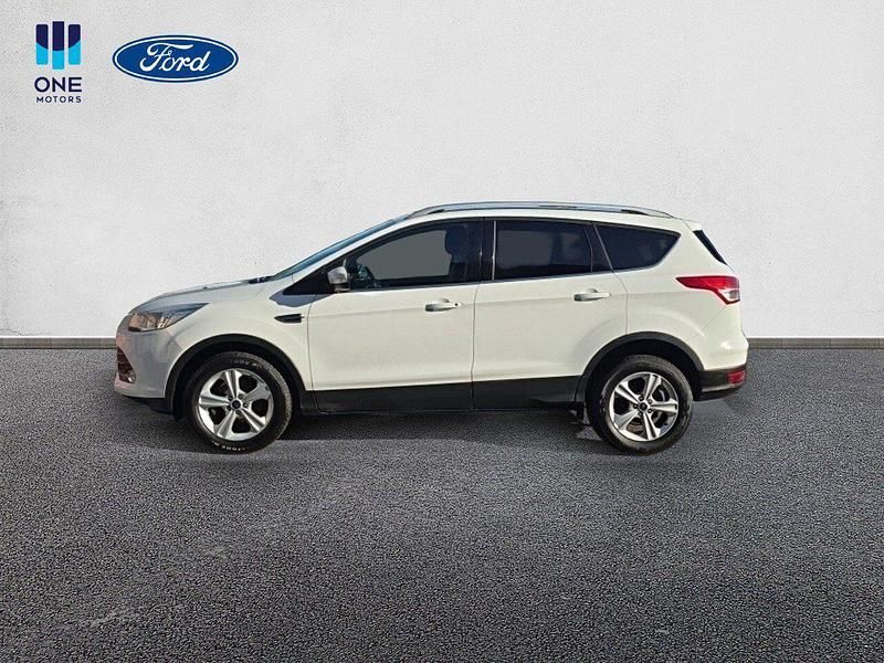 Usado Ford Kuga Trend 120 CV (88 kW) 2016 Blanco SUV