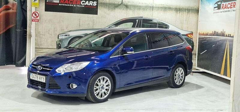 Usado Ford Focus Titanium 116 CV (85 kW) 2014 Azul Utilitario
