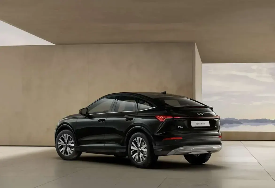 Nuevo Audi Q4 Sportback e-tron Advanced Plus 150 kW (204 CV) 2026 Negro SUV