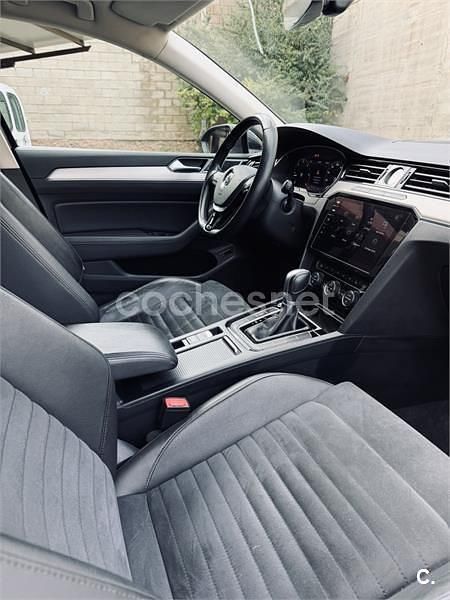 Usado VW Passat Sportline 150 CV (110 kW) 2017 Gris / plata Berlina