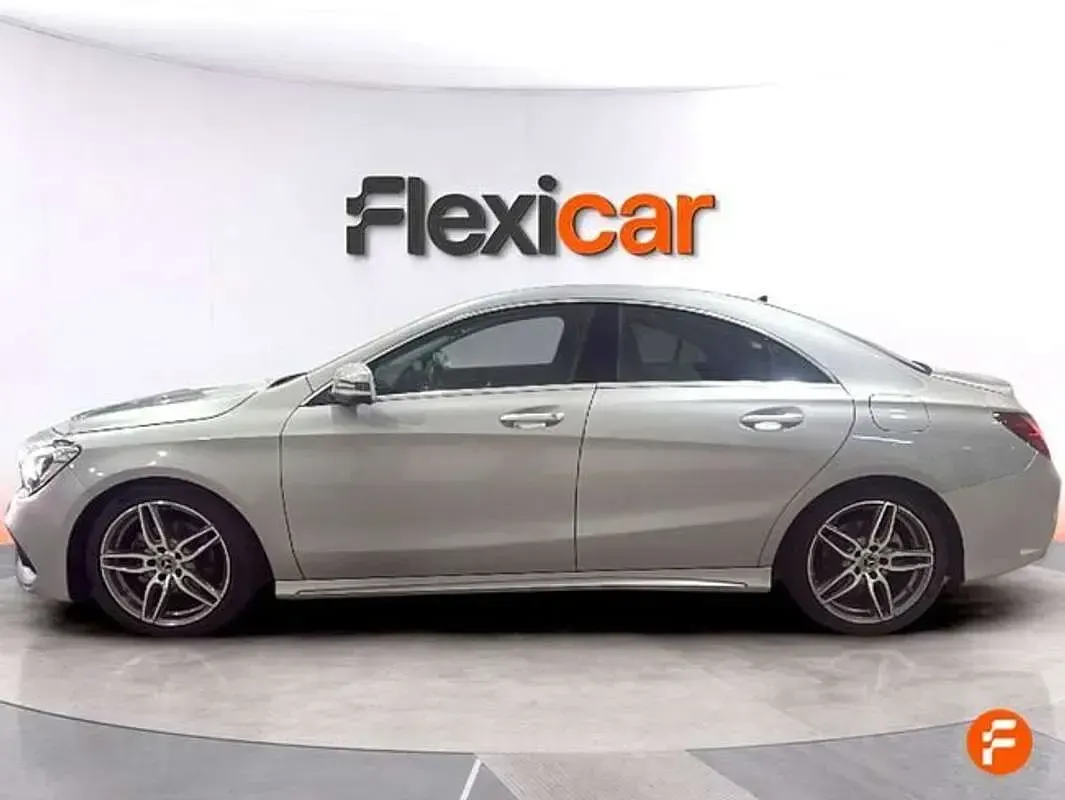Usado Mercedes CLA180 122 CV (89 kW) 2018 Gris Coupe