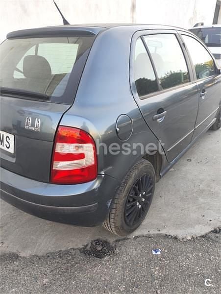 Usado Skoda Fabia Classic 64 CV (47 kW) 2005 Verde Berlina