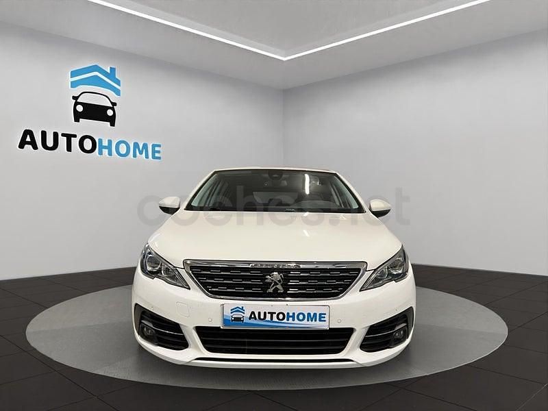 Usado Peugeot 308 Allure 130 CV (95 kW) 2019 Blanco Berlina