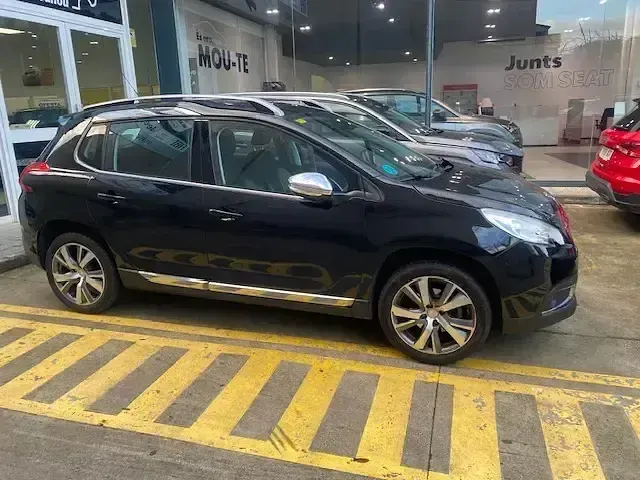 Usado Peugeot 2008 Allure 130 CV (95 kW) 2015 Otro SUV