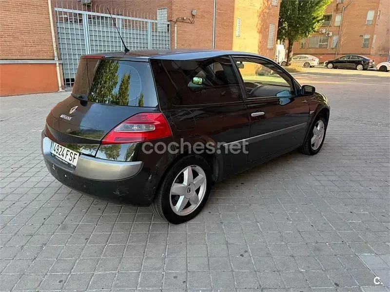 Usado Renault Mégane II Dynamique 105 CV (77 kW) 2007 Negro Berlina