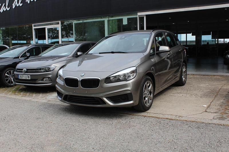 Gris / plata Usado 2018 BMW 220 Familiar | 15.849 € (Precio justo) - Imagen 1/4
