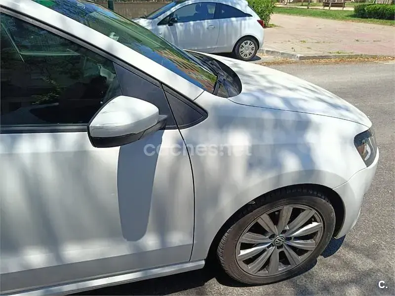 Usado VW Polo 105 CV (77 kW) 2014 Blanco Berlina