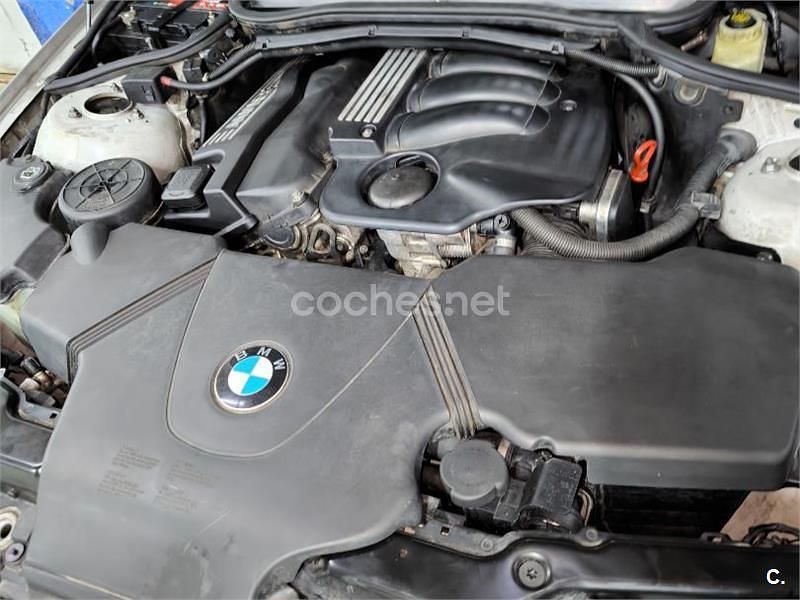Usado BMW 318 M Sport 143 CV (105 kW) 2004 Gris / plata Berlina