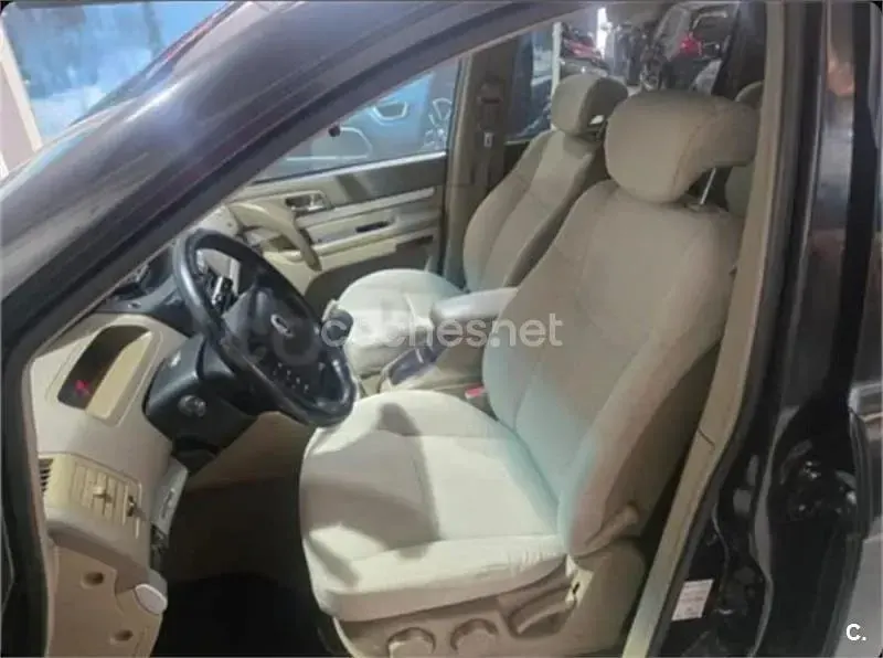 Usado SsangYong Rodius 165 CV (121 kW) 2010 Negro Monovolumen
