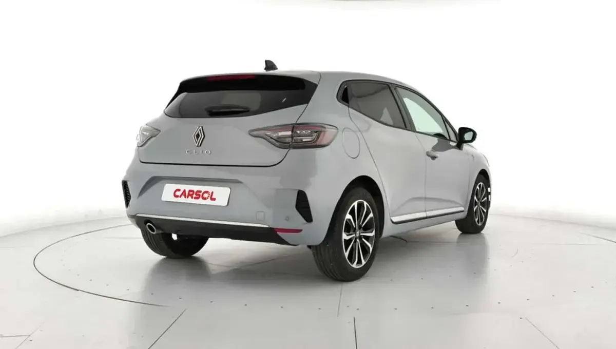 Usado Renault Clio Techno 99 CV (72 kW) 2025 Gris Utilitario