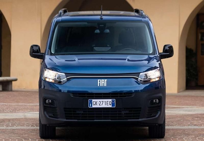 Usado Fiat Doblò Pop 95 HP (69 kW) 2019 Branco Monovolume