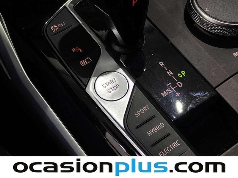 Gris Usado 2019 BMW 330e Berlina | 26.682 € (Un poco caro) - Imagen 1/3