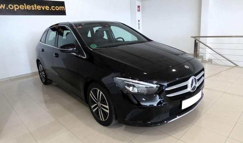Usado Mercedes B180 116 CV (85 kW) 2021 Negro Monovolumen