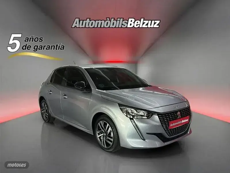 Usado Peugeot 208 Allure 100 CV (73 kW) 2023 Gris Utilitario