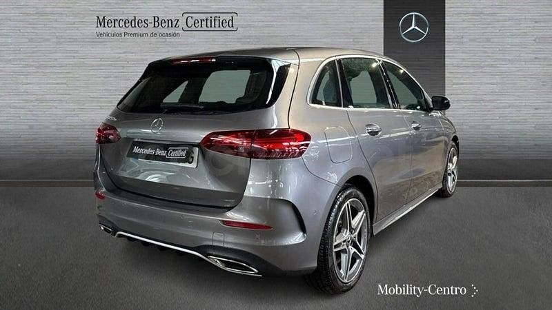 Usado Mercedes B250e AMG line 218 CV (160 kW) 2025 Gris / plata Monovolumen