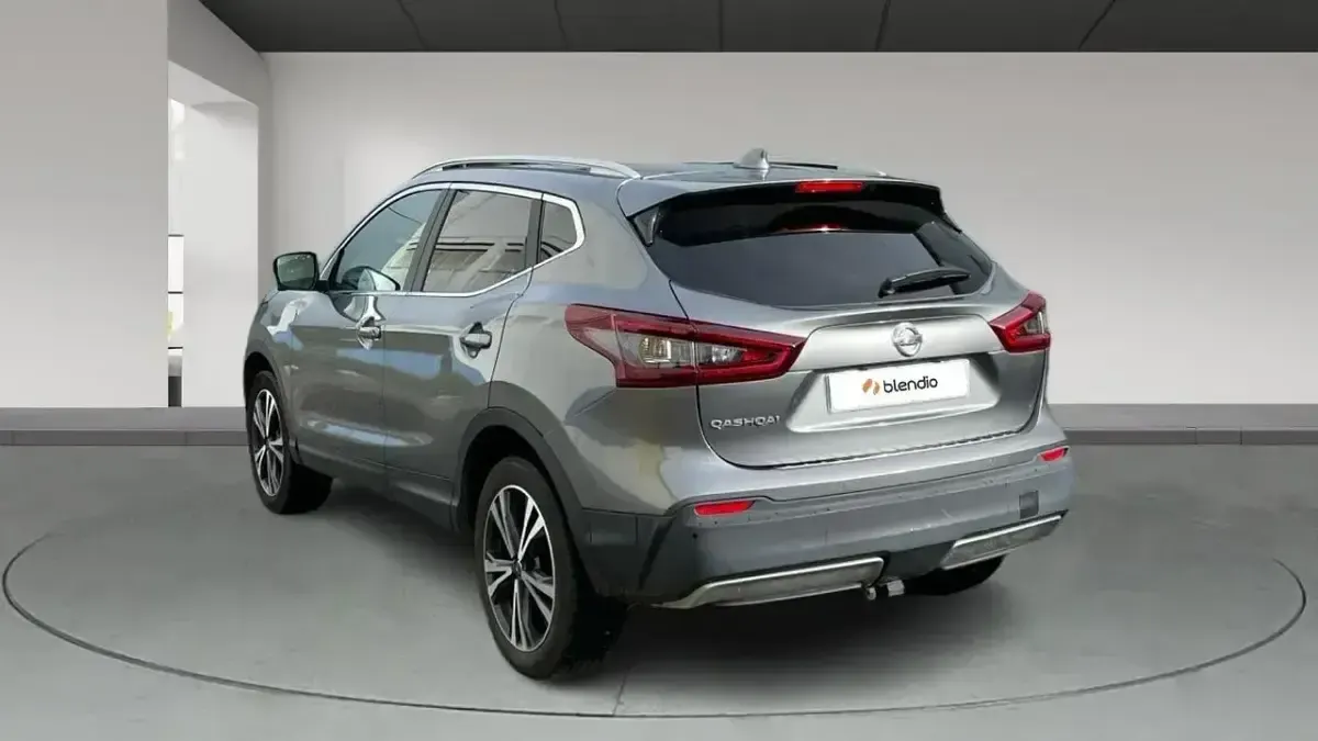 Usado Nissan Qashqai Acenta 140 CV (102 kW) 2020 Gris SUV