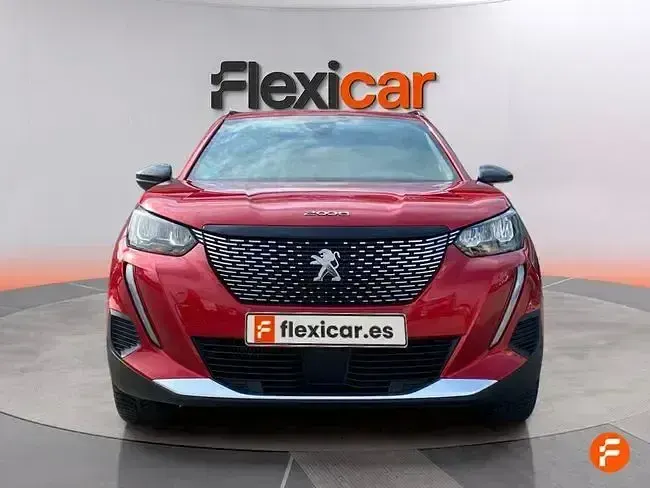 Usado Peugeot 2008 Allure 130 CV (95 kW) 2022 Granate SUV