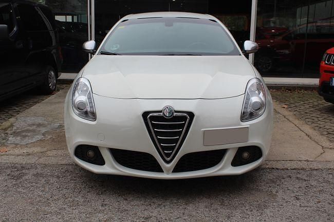 Usado Alfa Romeo Giulietta Distinctive 105 CV (77 kW) 2011 Blanco Utilitario