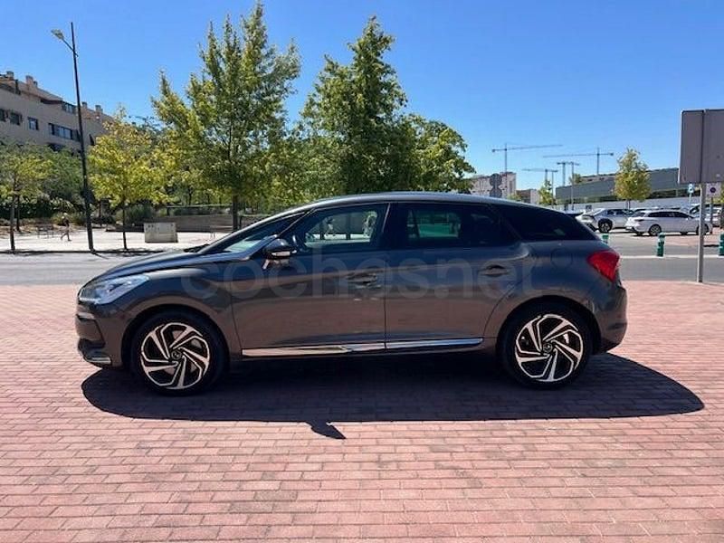 Usado DS Automobiles DS5 Design 150 CV (110 kW) 2017 Gris / plata Utilitario