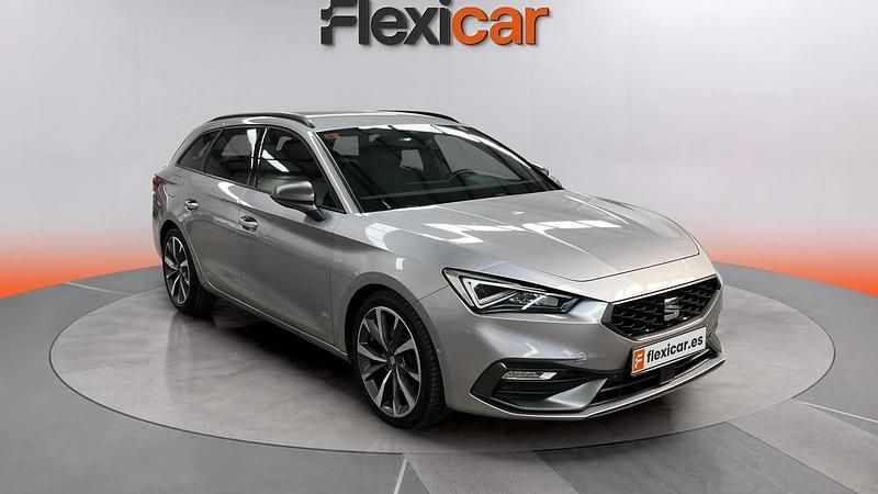 Usado Seat Leon FR 150 CV (110 kW) 2021 Gris Familiar