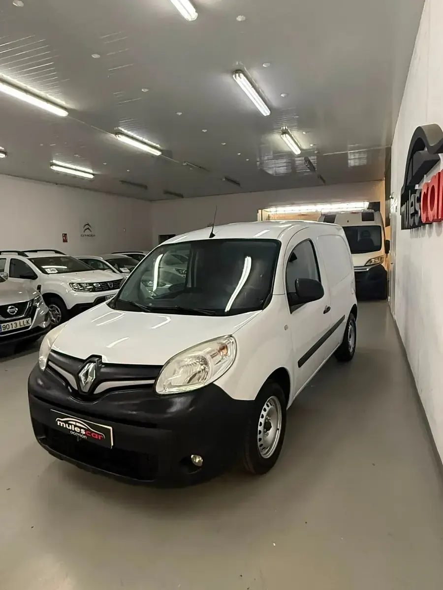 Usado Renault Kangoo 95 CV (69 kW) 2021 Blanco Monovolumen