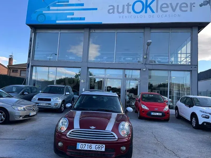 Usado Mini Cooper D Clubman 110 CV (80 kW) 2009 Granate Familiar