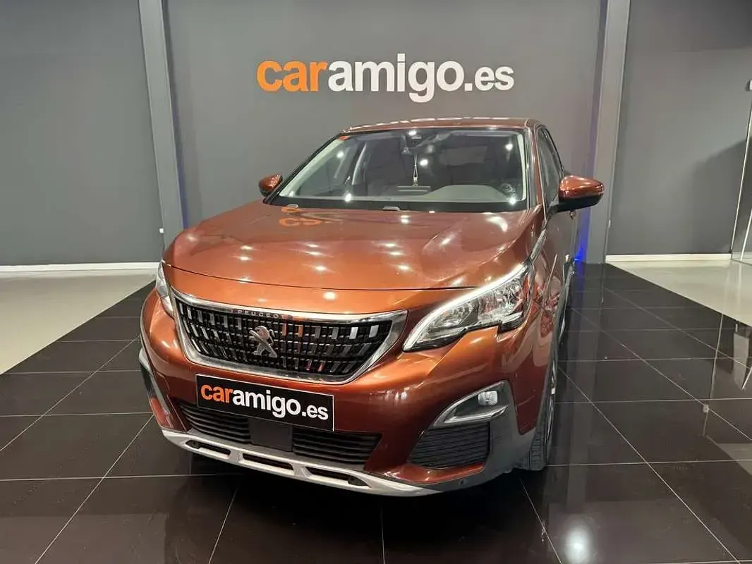 Usado Peugeot 3008 Allure 120 CV (88 kW) 2016 Burdeos SUV