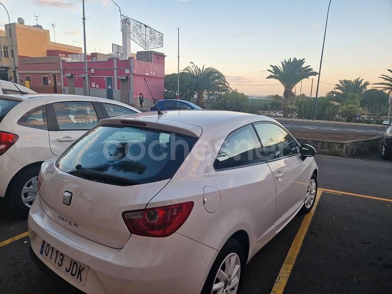 Usado Seat Ibiza SC Reference 85 CV (62 kW) 2015 Blanco Utilitario