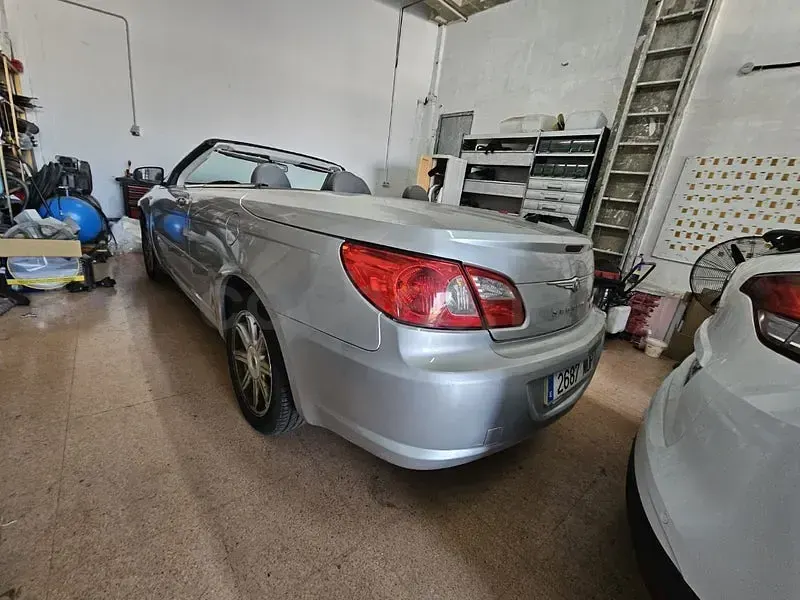 Usado Chrysler Sebring Limited 140 CV (102 kW) 2008 Gris / plata Descapotable