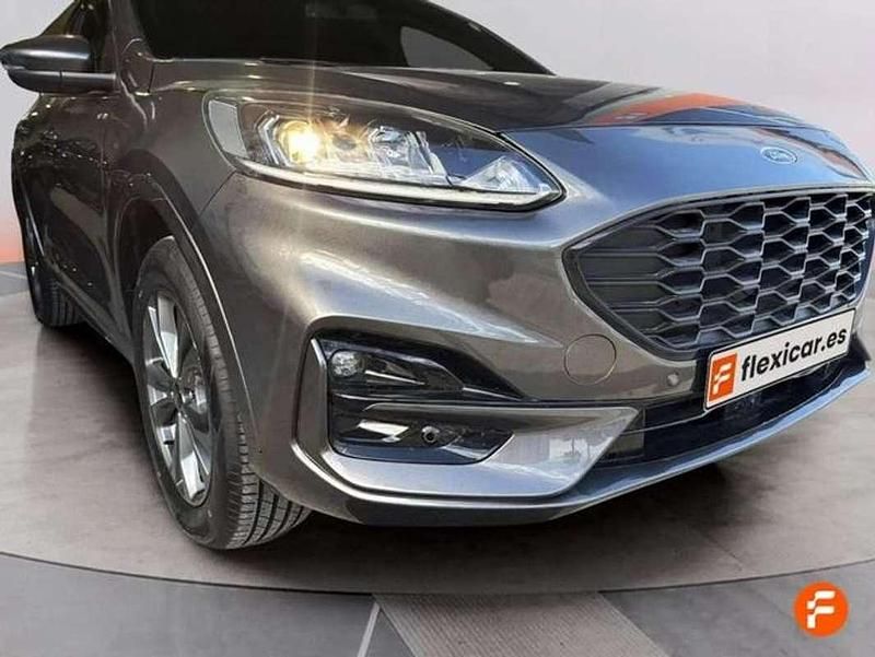 Usado Ford Kuga ST-Line 225 CV (165 kW) 2022 Gris SUV