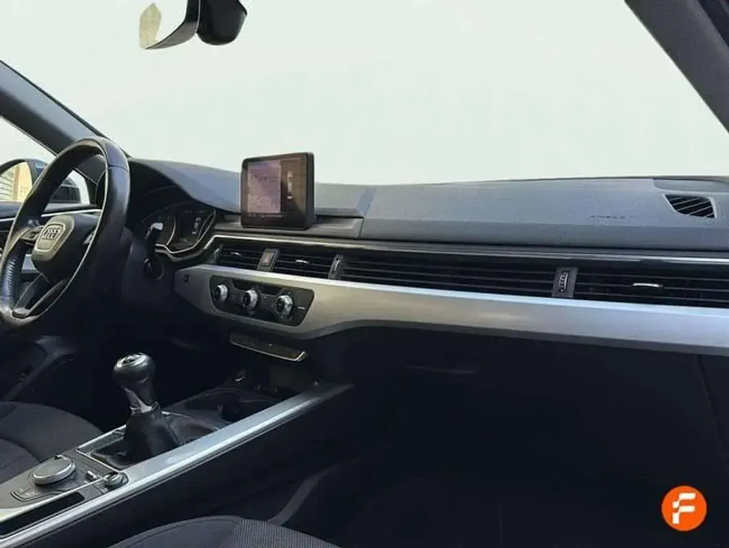 Usado Audi A4 150 CV (110 kW) 2017 Negro Berlina