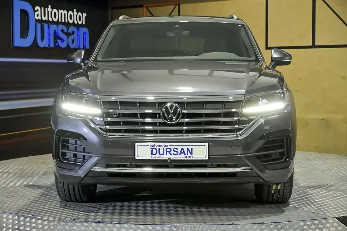 Usado VW Touareg 286 CV (210 kW) 2021 Gris / plata SUV