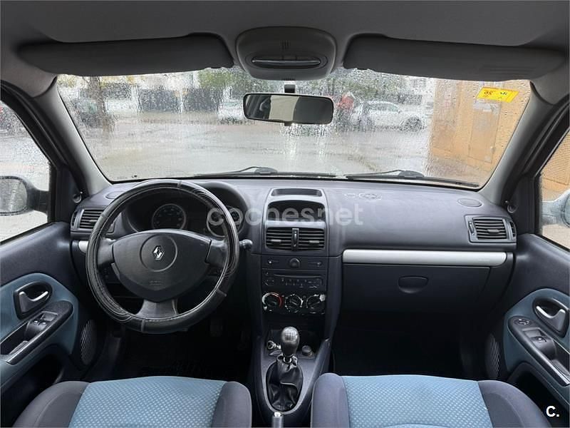 Usado Renault Clio II Authentique 75 CV (55 kW) 2006 Gris / plata Berlina
