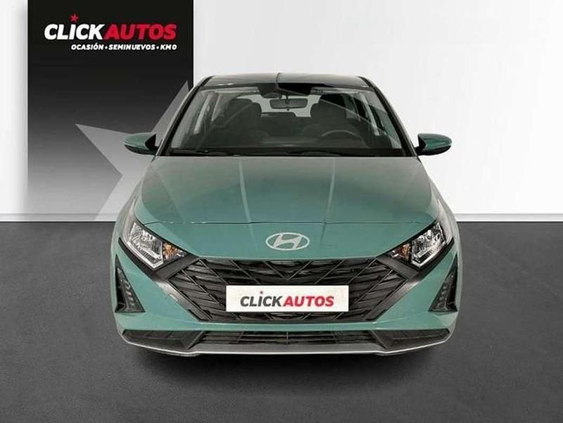 Usado Hyundai i20 84 CV (61 kW) 2024 Verde Utilitario