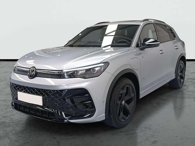 Plateado Usado 2025 VW Tiguan R-line SUV | 39.990 € (Precio justo) - Imagen 1/4