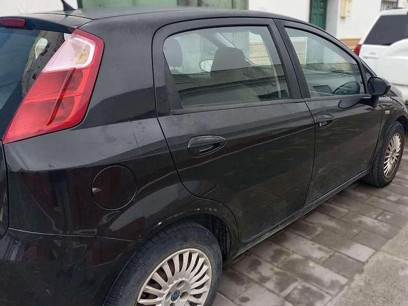 Usado Fiat Grande Punto 95 CV (69 kW) 2007 Negro Utilitario