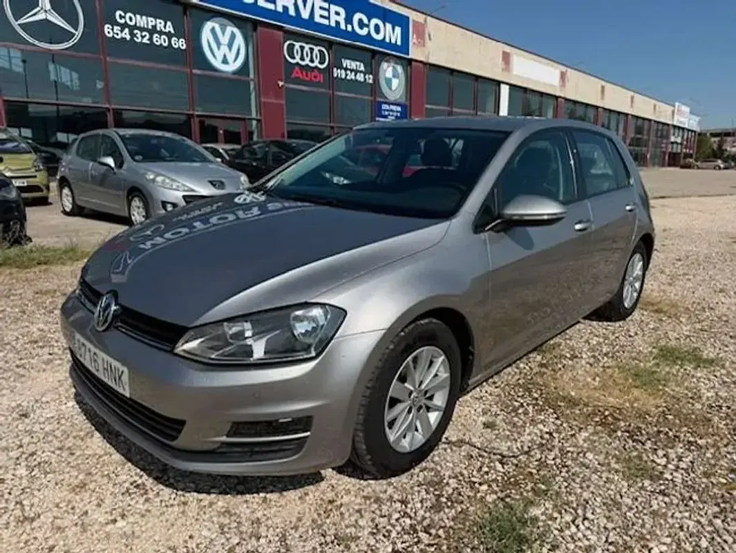 Usado VW Golf VII Advance 105 CV (77 kW) 2013 Gris Utilitario