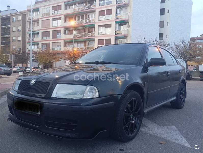 Negro Usado 2007 Skoda Octavia Tour Berlina | 2999 € (Precio justo) - Imagen 1/4