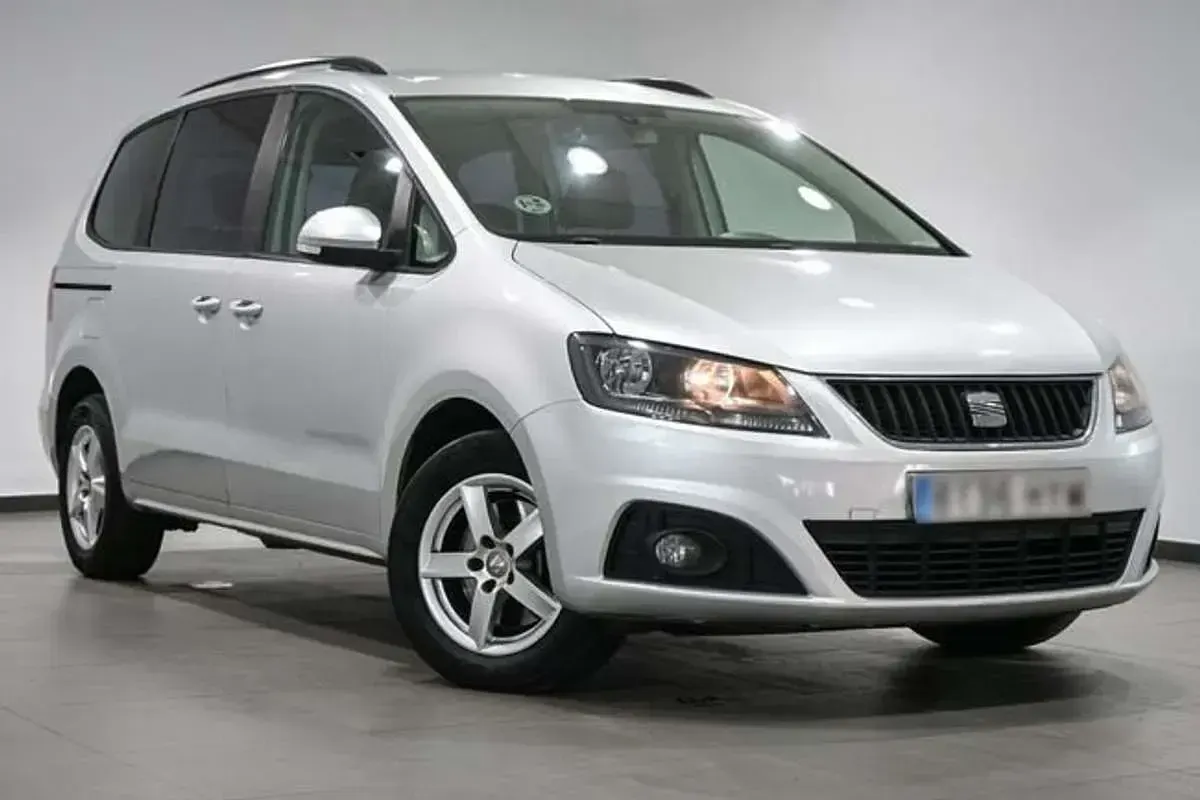 Usado Seat Alhambra Ecomotive 139 CV (102 kW) 2014 Gris Monovolumen