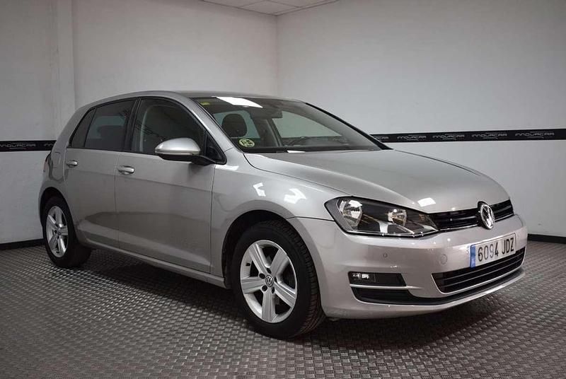 Usado VW Golf VII Advance 105 CV (77 kW) 2015 Gris Utilitario